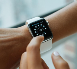 Przydatne gadżety na wakacjach za granicą